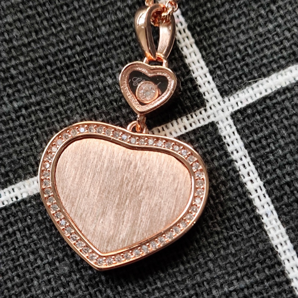 Chopard Rose Gold Heart Pendant Necklace with Pavé Border - Picture 4 of 7